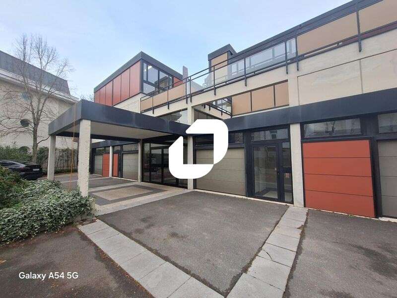 A louer Bureaux 92m² Sevres