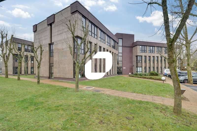 A louer Bureaux 1071m² Montigny le bretonneux