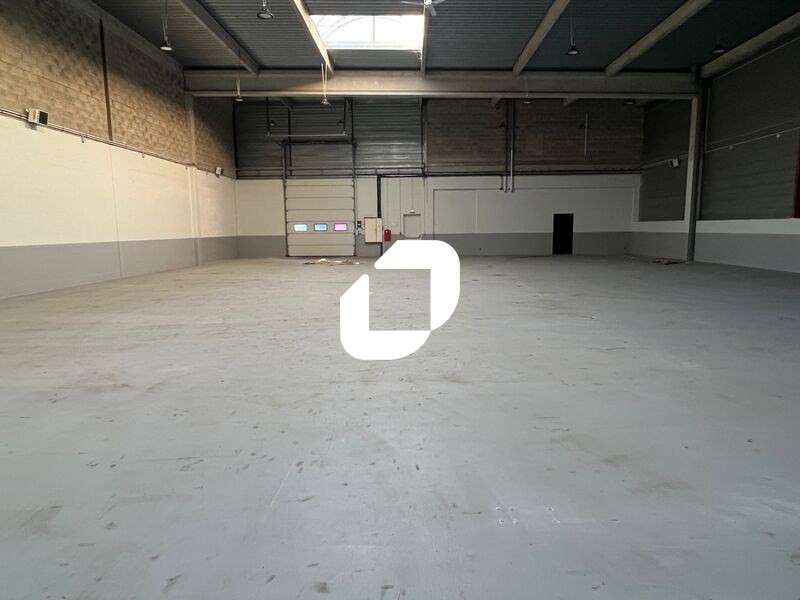 A louer Local d'activité 2406m² Tigery