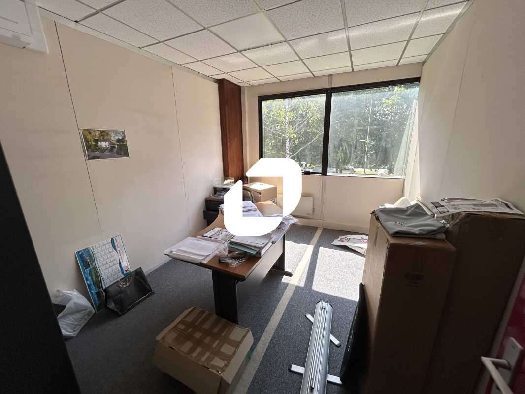 A louer Bureaux 122m² Saint thibault des vignes