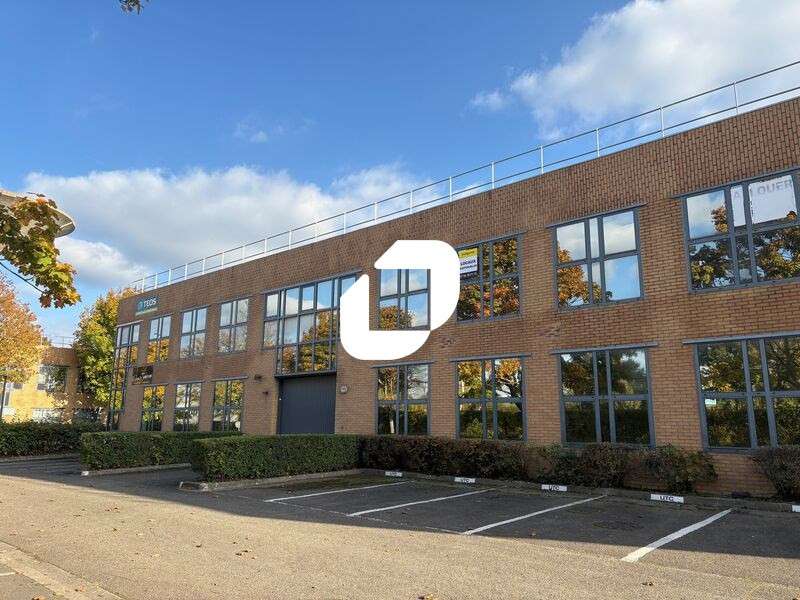 A louer Bureaux 1976m² Montigny le bretonneux
