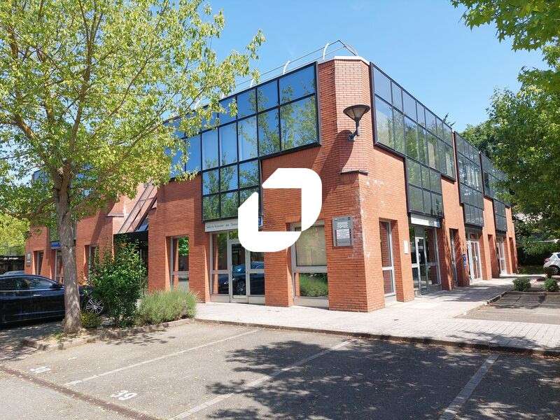 A louer Bureaux 673m² Voisins le bretonneux