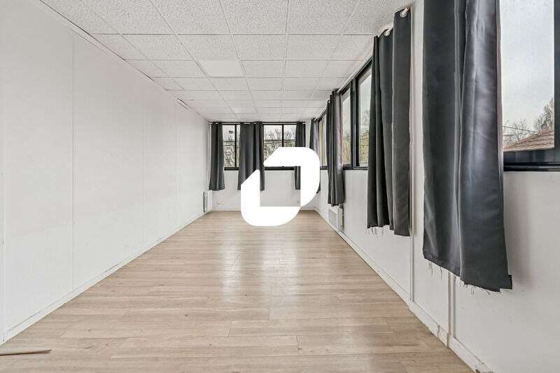 A louer Bureaux 365m² Goussainville