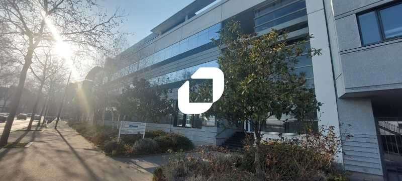A louer Bureaux 1886m² Saint denis