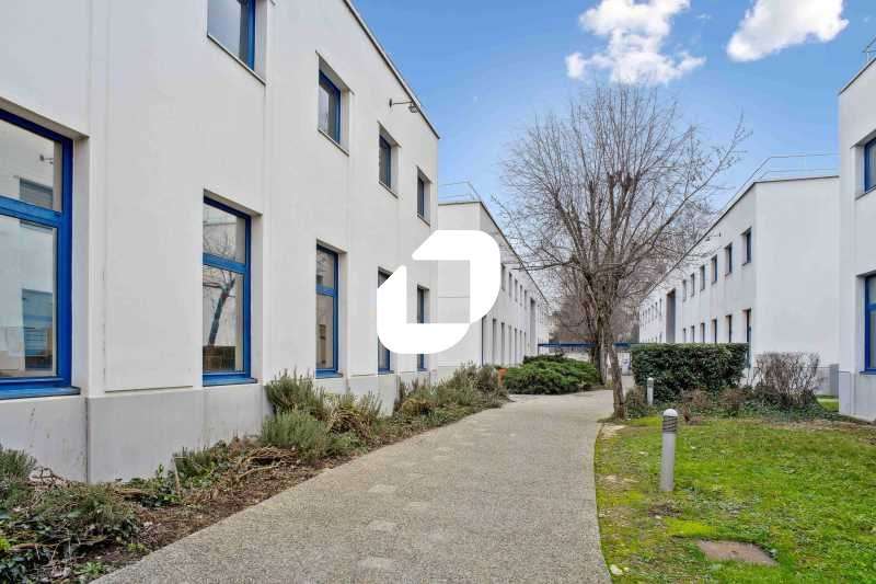 A louer Bureaux 2326m² Villeurbanne