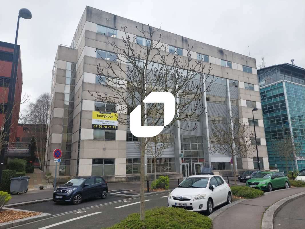 A louer Bureaux 211m² Guyancourt