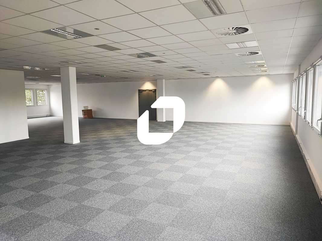 A louer Bureaux 353m² Bondy