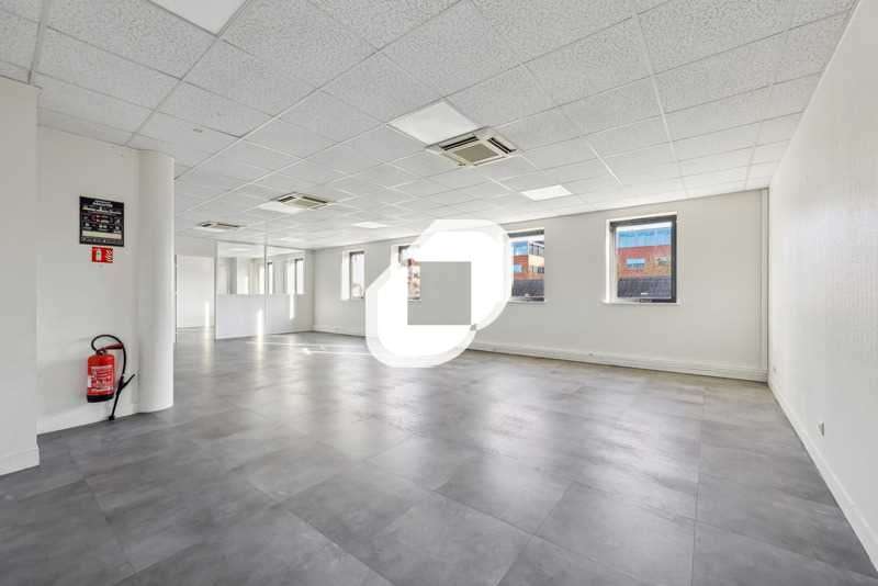 Vente Bureaux 95m² Bussy saint georges