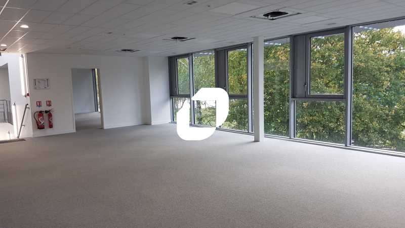 A louer Bureaux 766m² Limay