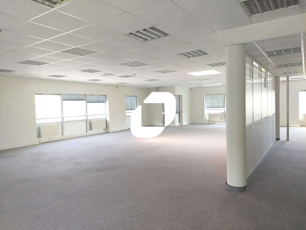 A louer Bureaux 752m² Guyancourt