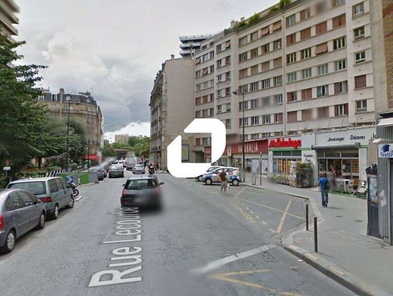 A louer Local commercial 117m² Paris