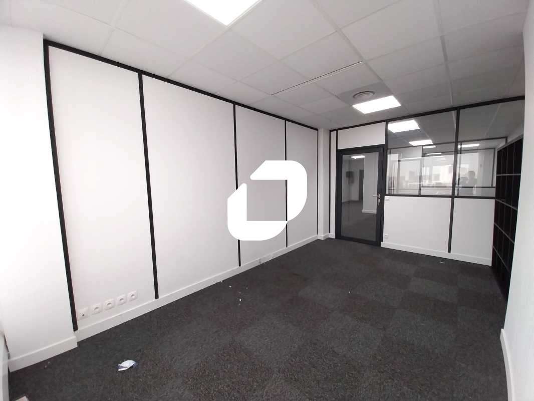 A louer Bureaux 9160m² Rosny sous bois