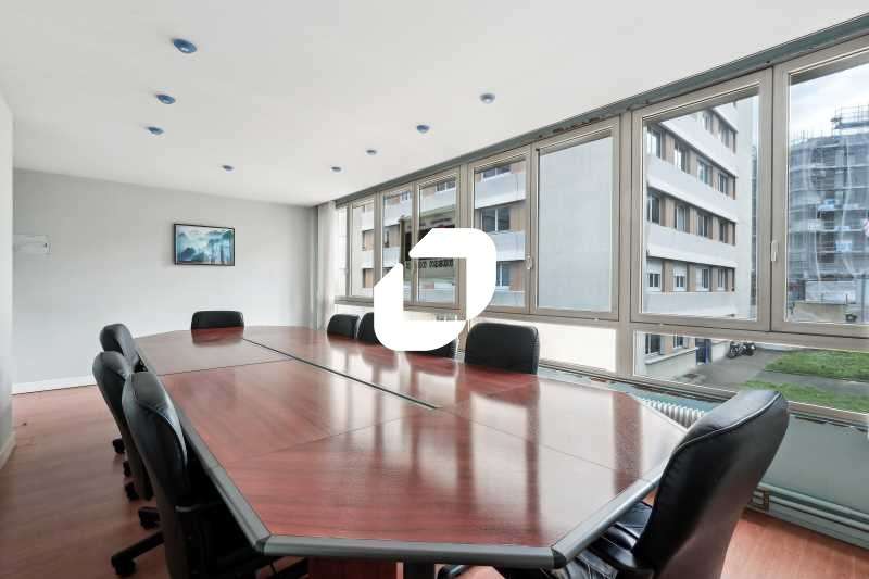 Vente Bureaux 245m² Sevres