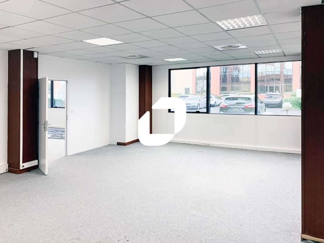 A louer Bureaux 632m² Saint thibault des vignes