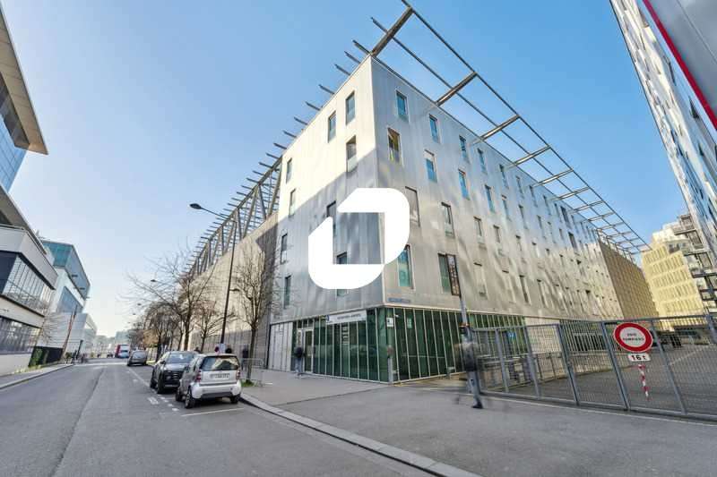 A louer Bureaux 2470m² Saint denis