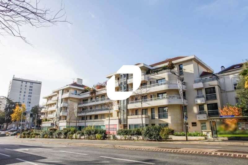 A louer Bureaux 220m² Suresnes