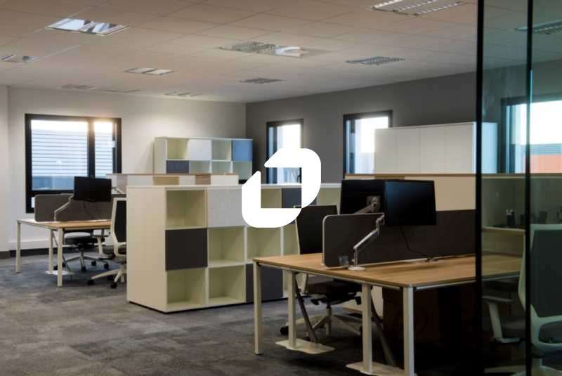 A louer Bureaux 1065m² Saint priest