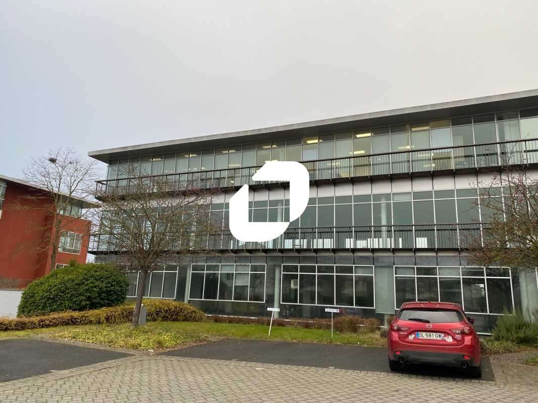 A louer Bureaux 391m² Voisins le bretonneux