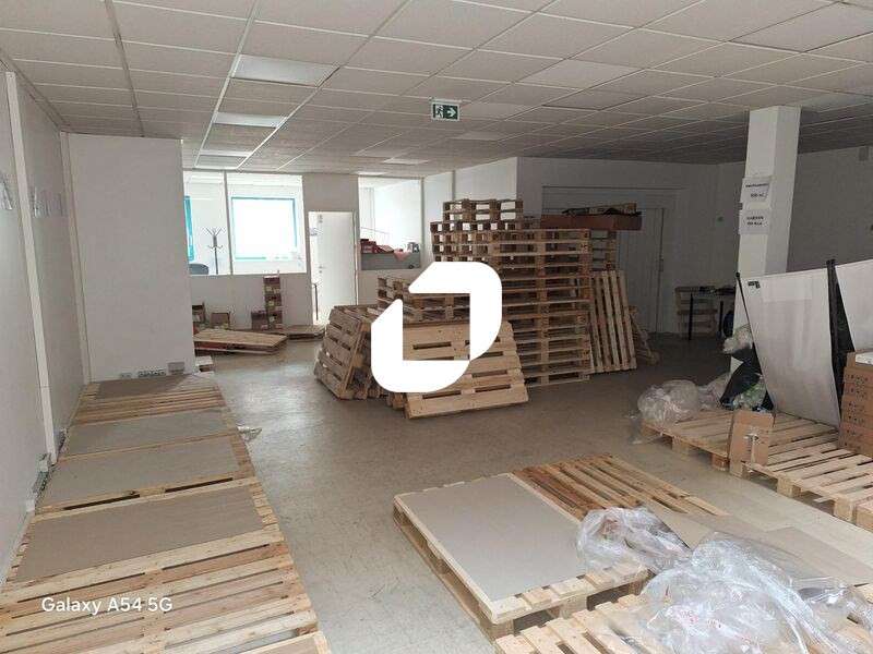 Rare !  vous propose des locaux d'activité