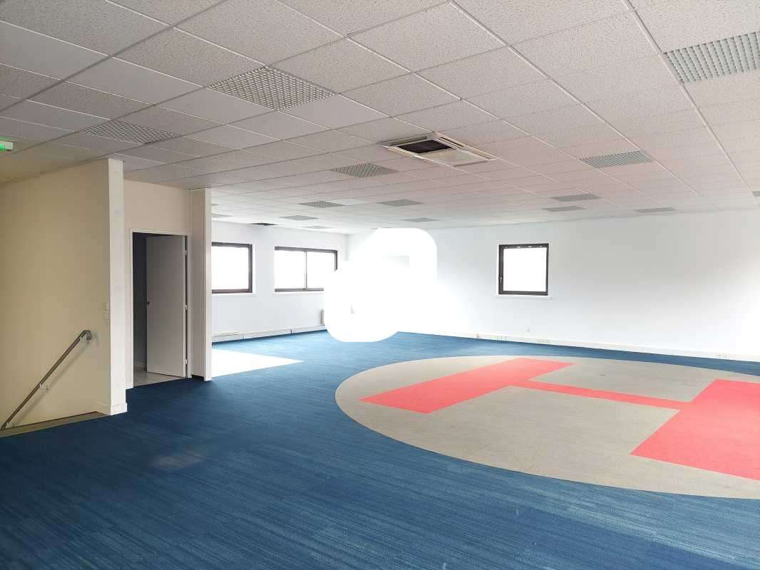 Vente Bureaux 197m² Toussus le noble