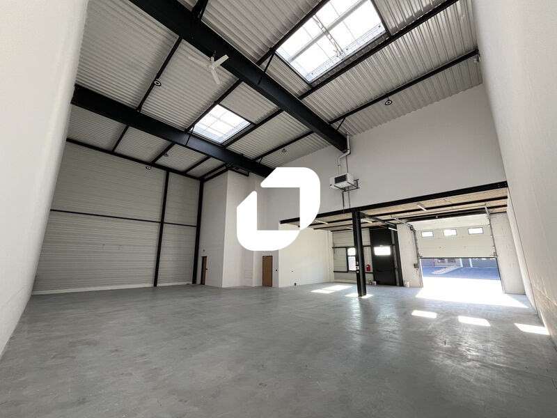 A louer Local d'activité 8943m² Saint priest