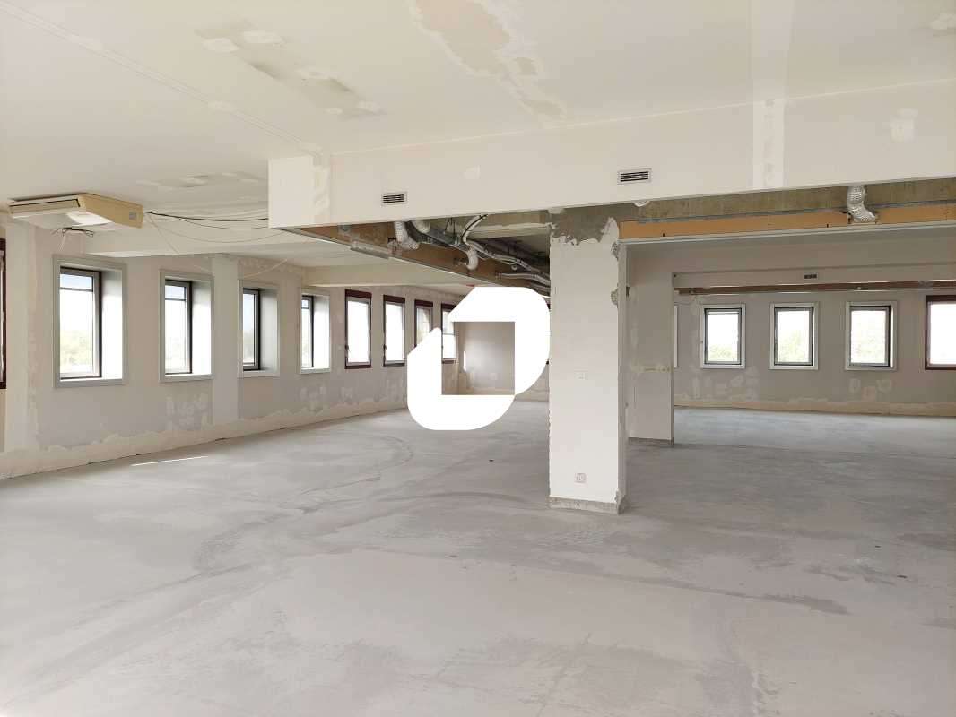 Vente Bureaux 772m² Montigny le bretonneux