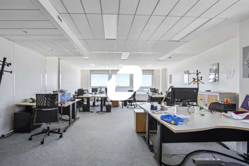 A louer Bureaux 242m² Courbevoie