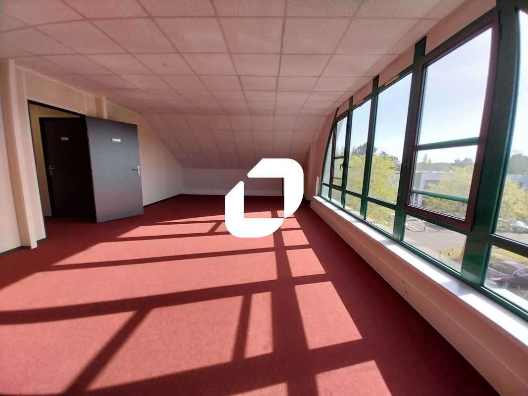 A louer Bureaux 376m² Trappes