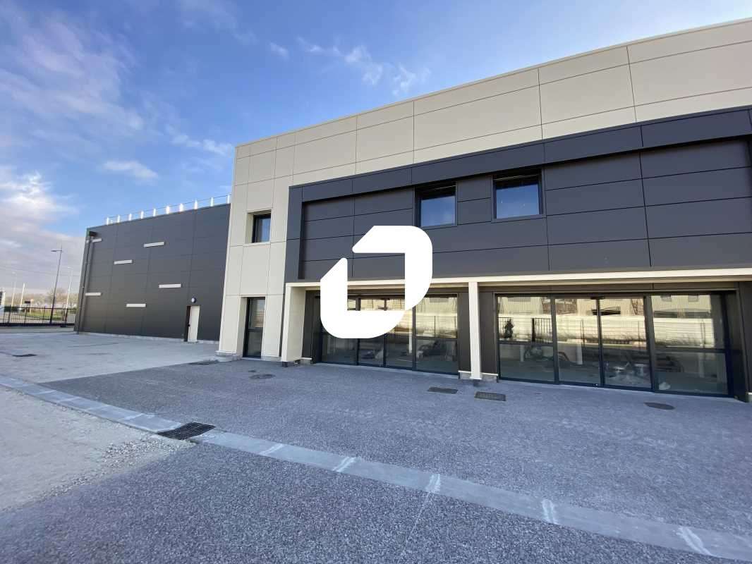 A louer Local d'activité 625m² Le mesnil amelot