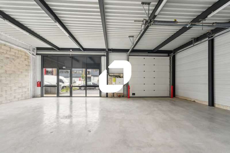A louer Local d'activité 5370m² Eragny