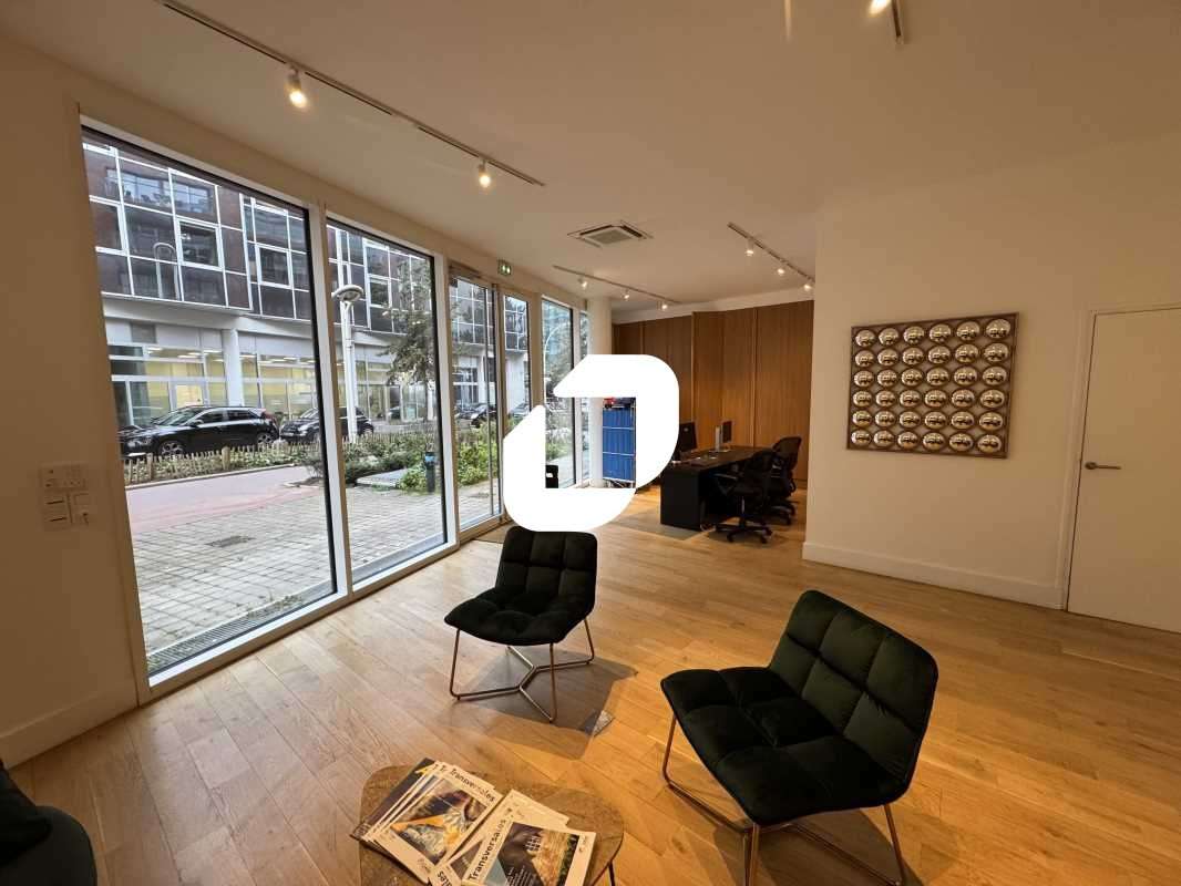 A louer Bureaux 242m² Montrouge
