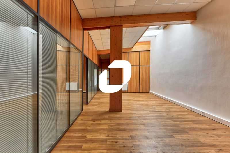 A louer Bureaux 158m² Linas