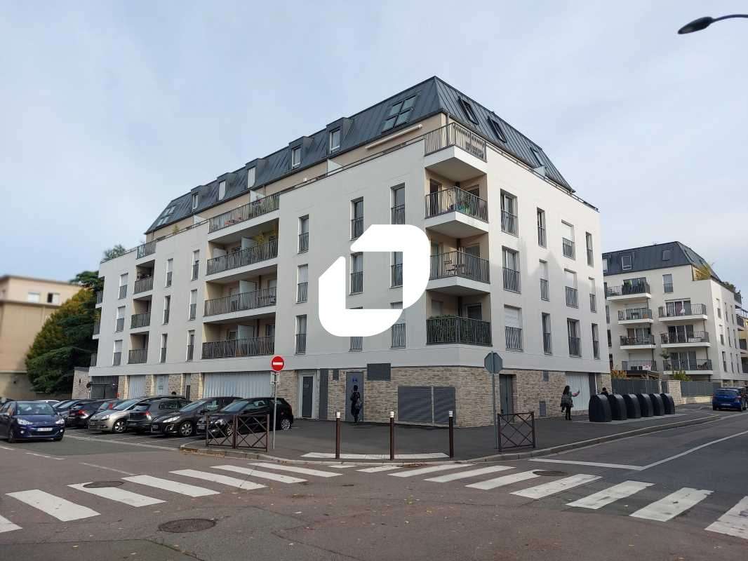 A louer Local commercial 170m² Poissy