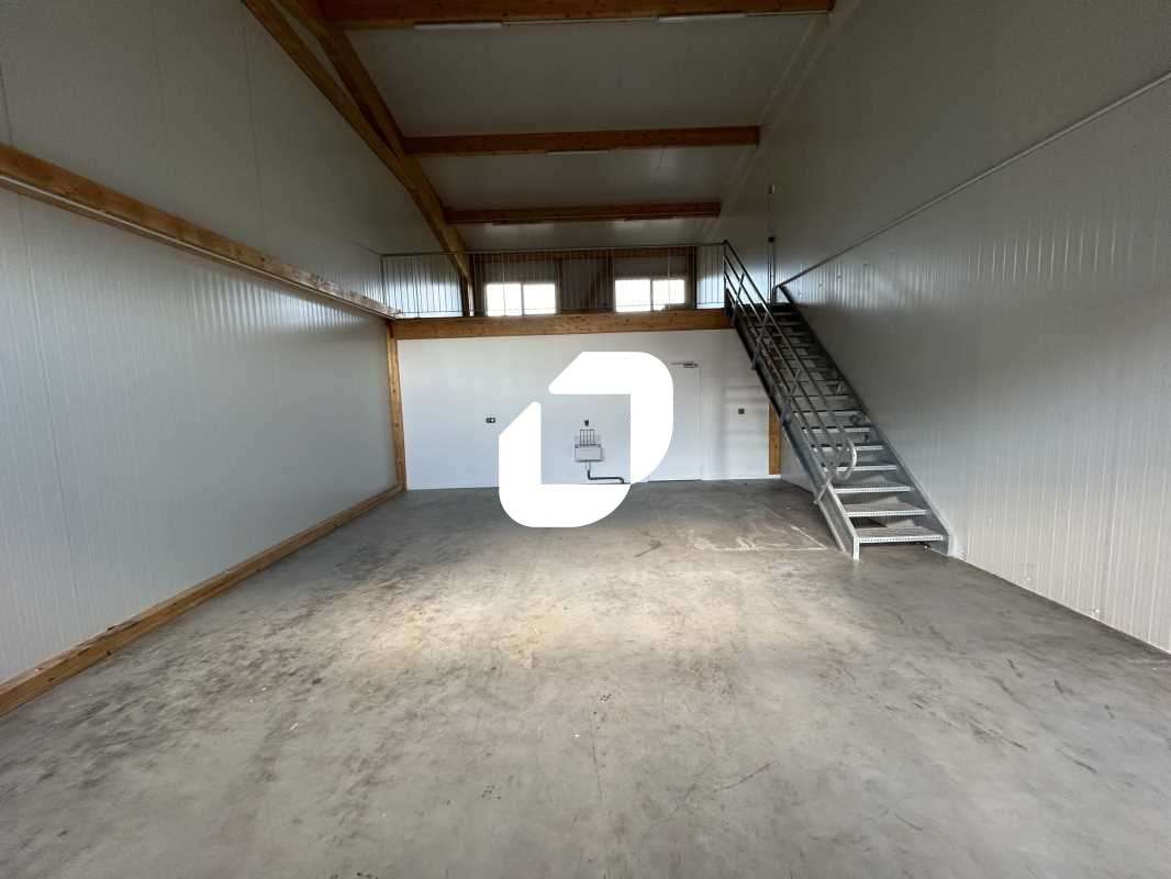 A louer Local d'activité 982m² Combs la ville