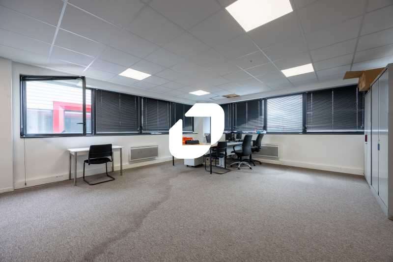A louer Bureaux 300m² Chanteloup en brie