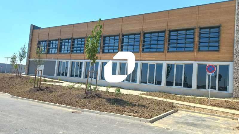Vente Local d'activité 12394m² Puiseux en france