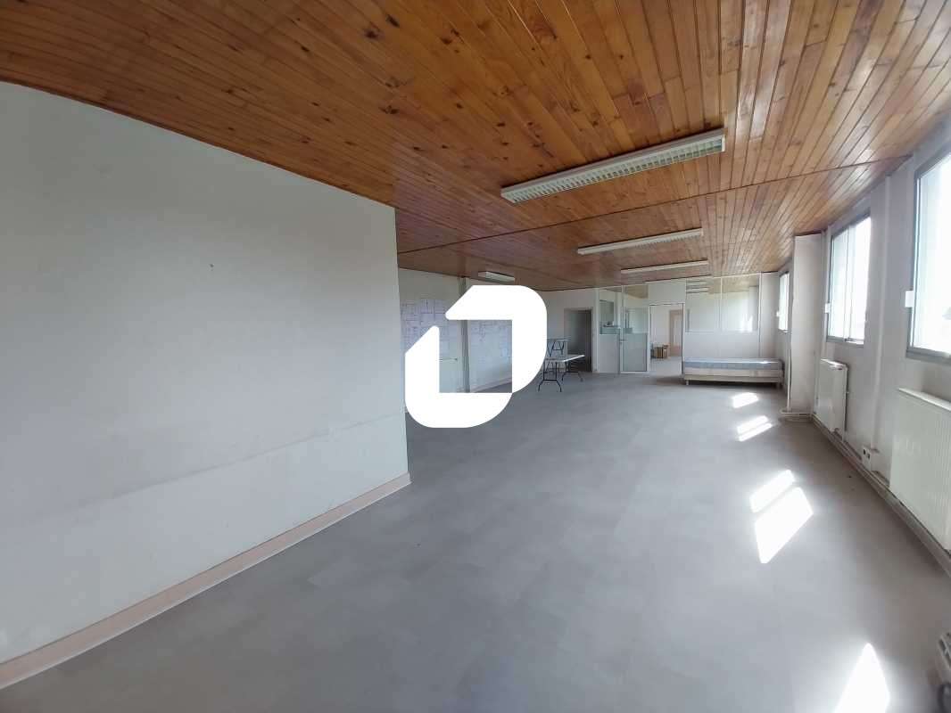 A louer Bureaux 170m² Boissy l'aillerie