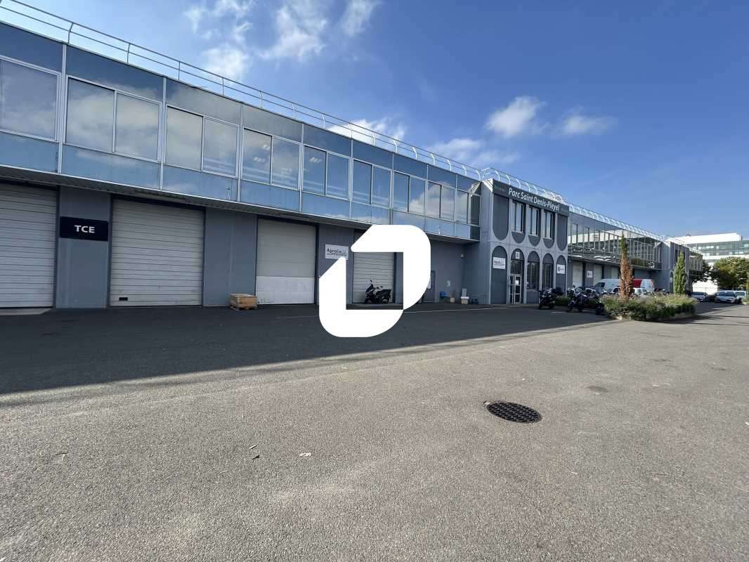 A louer Local d'activité 1077m² Saint denis