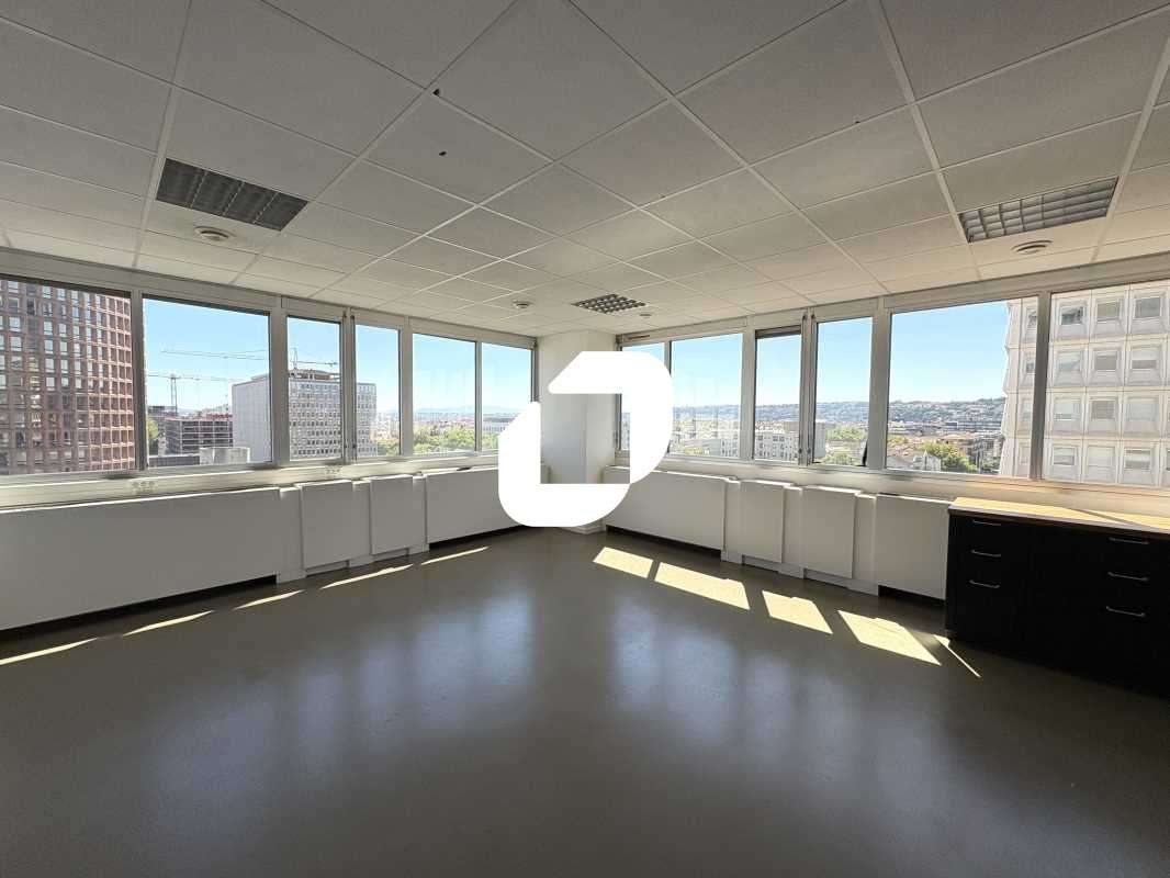 A louer Bureaux 2068m² Lyon