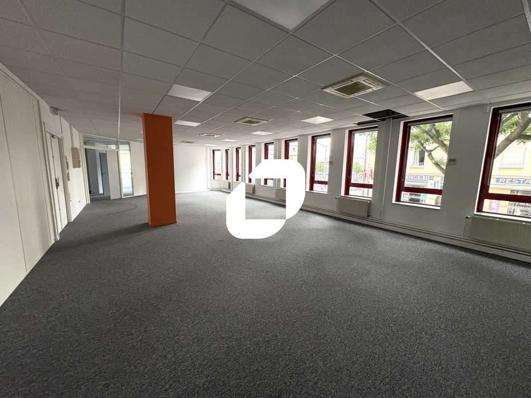 A louer Bureaux 2130m² Lyon
