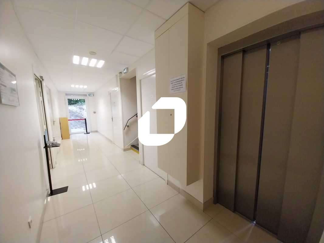Vente Bureaux 700m² Les clayes sous bois