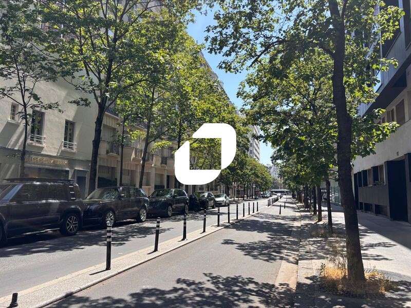 A louer Local commercial 185m² Paris