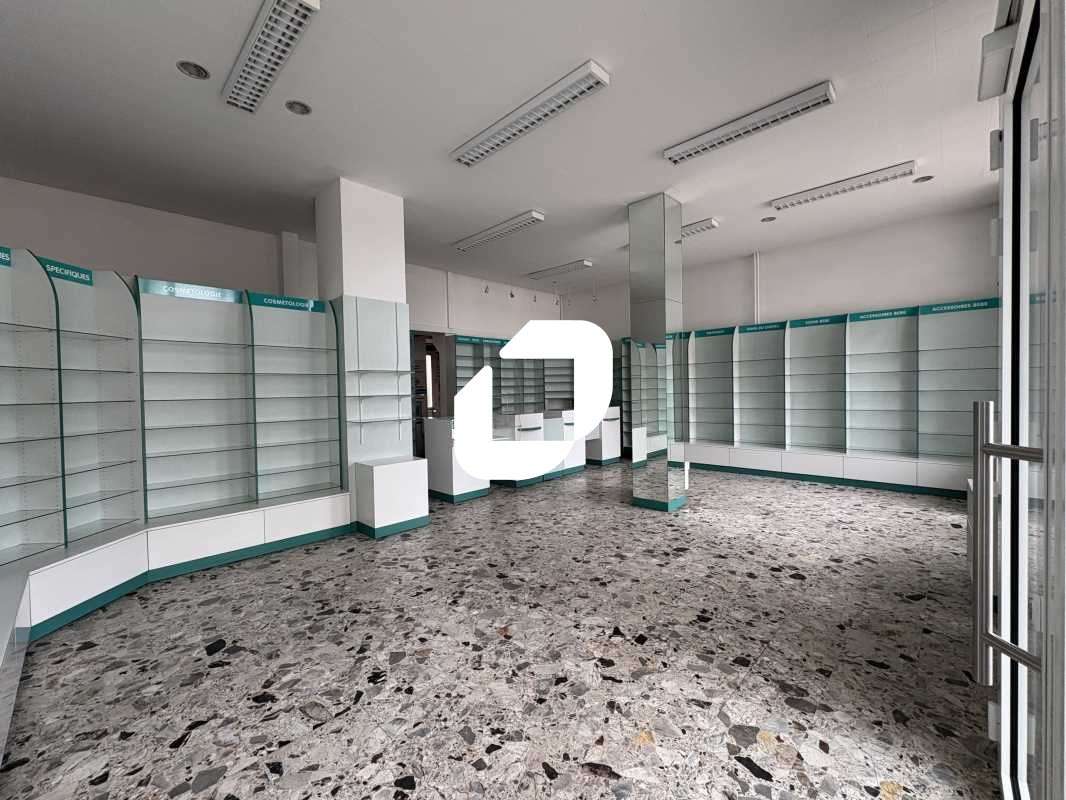 Vente Bureaux 166m² Les clayes sous bois