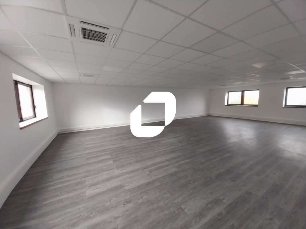 A louer Bureaux 763m² Saint ouen l'aumone