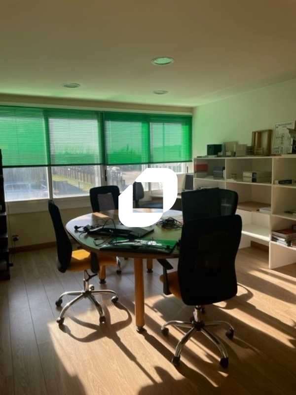 Vente Local d'activité 1107m² Mery sur oise