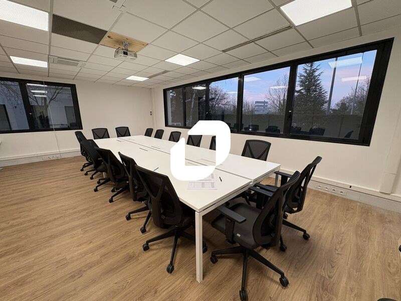 A louer Bureaux 163m² Bron