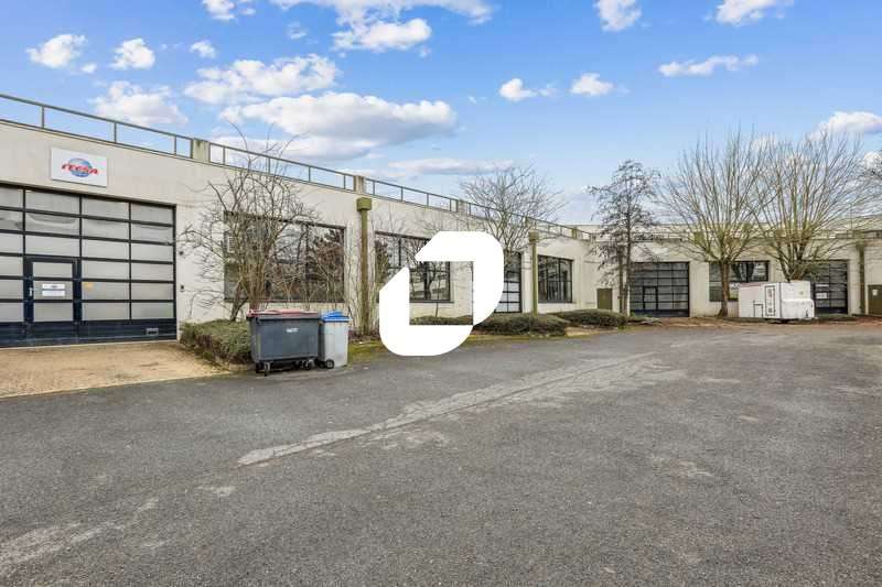 A louer Local d'activité 1235m² Villejust