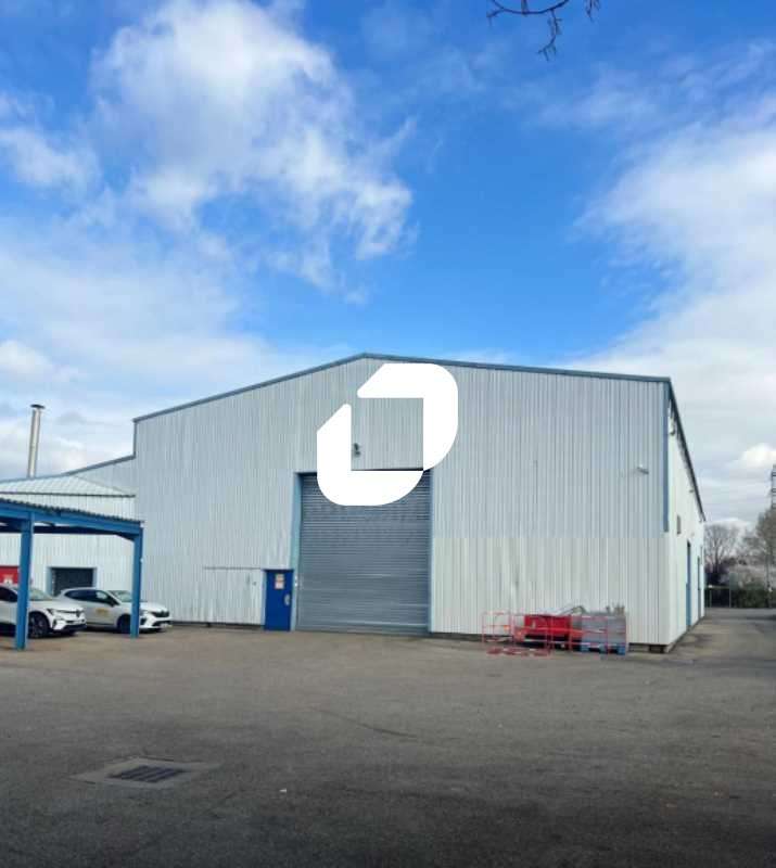 A louer Local d'activité 2140m² Vaulx en velin