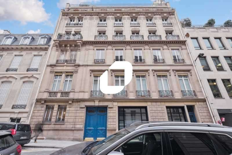 A louer Local commercial 136m² Paris