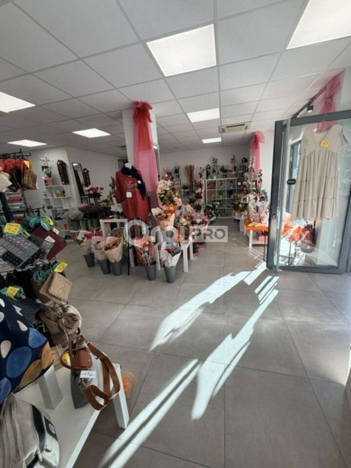 AV fonds FDC fleuriste et prêt-à-porter à Reims